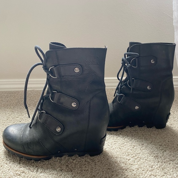 Sorel Women's Black Wedge Boots | Sz 7 - Picture 3 of 13